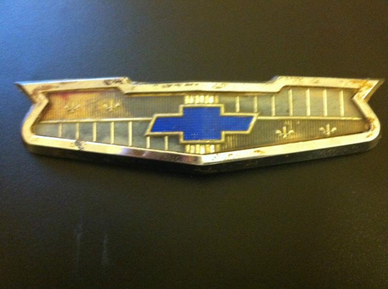 1955 56 57 58 chevy belair hood bowtie emblem vintage original