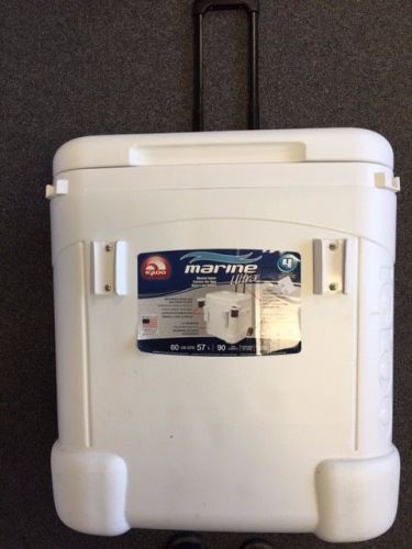 Igloo marine ultra wheeled cooler