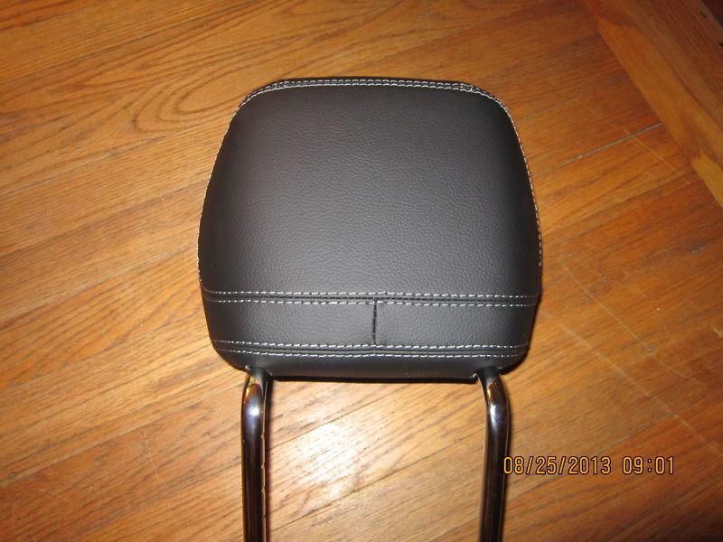 Mb oem brand new black leather headrest 2012-2013 ml350 ml550 ml63