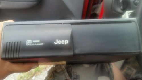 2002 jeep grand cherokee  cd changer box