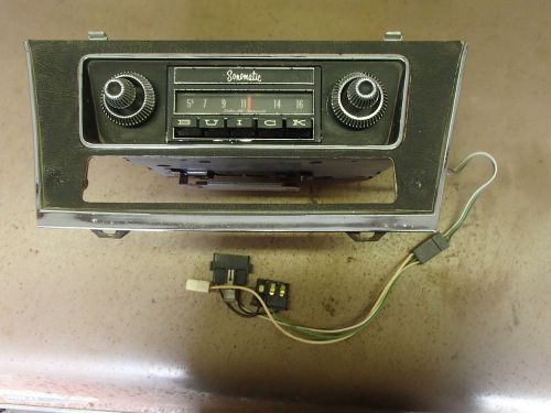 Radio &amp; bezel 1965 buick riviera 65 stereo trim am 1963 1964 electra wildcat