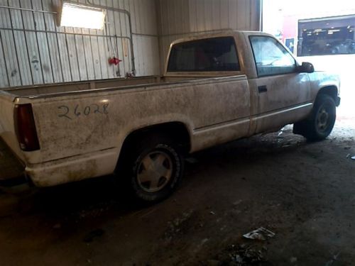 Driver left tail light fleetside fits 88-89 chevrolet 1500 pickup 860523