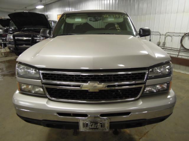 2006 chevy silverado 1500 pickup rear seat belt & retractor only lh driver gray