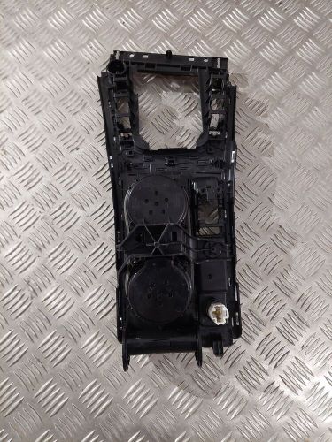 Vw golf vii 5g1, bq1, be1, be2 beverage holder 5g2863245 1.60 diesel 17735084-