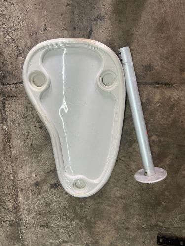 2002 tahoe 234 deck boat table top with pole