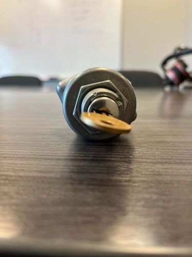 Continental motors ignition switch with key   working when removed