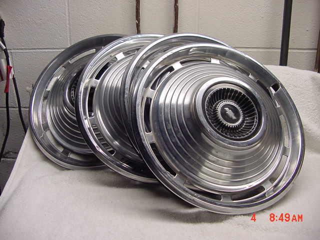 Chevrolet hub caps. unknown year.  very good condition. scratches& scrapes.  14"