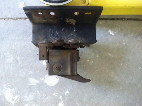 69 70 COUGAR HOOD LATCH AND SUPPORT, US $22.00, image 2