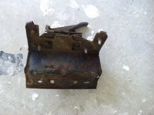 69 70 COUGAR HOOD LATCH AND SUPPORT, US $22.00, image 4