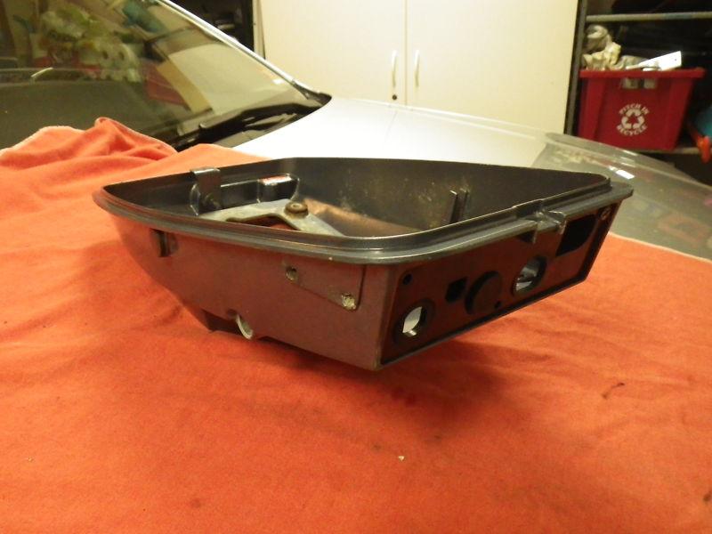 Yamaha 8 hp outboard motor lower engine pan engine cover shroud