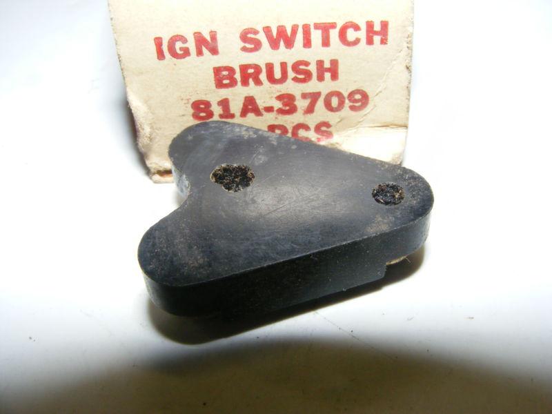 1938 39 40 41 42 46 47 FORD PASSENGER TRUCK IGNITION SWITCH BRUSH 81A-3709 NOS, US $8.99, image 2