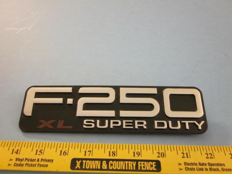 Ford f 250 super duty xl pickup 4x4  factory body emblem