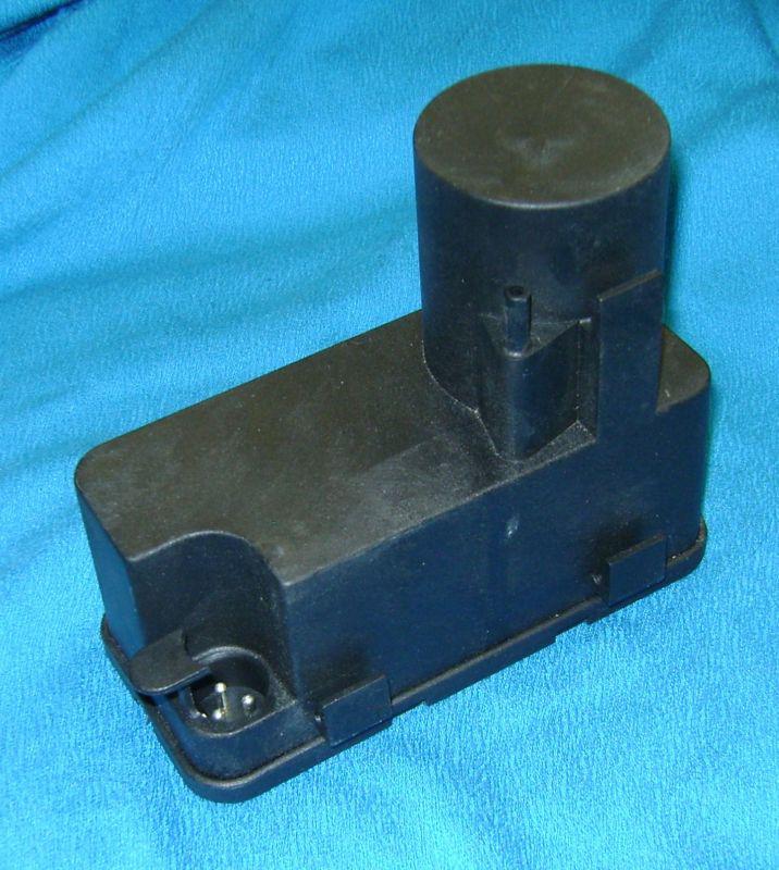 Buy MERCEDES W126 CENTRAL DOOR LOCK VACUUM PUMP 000 800 02 48 OEM BOSCH