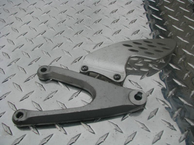 04-06 yamaha r1 left rear seat  #895mw 