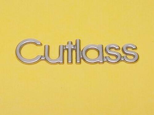 Genuine gm 1983-1995 cutlass front fender nameplate emblem 22519368 