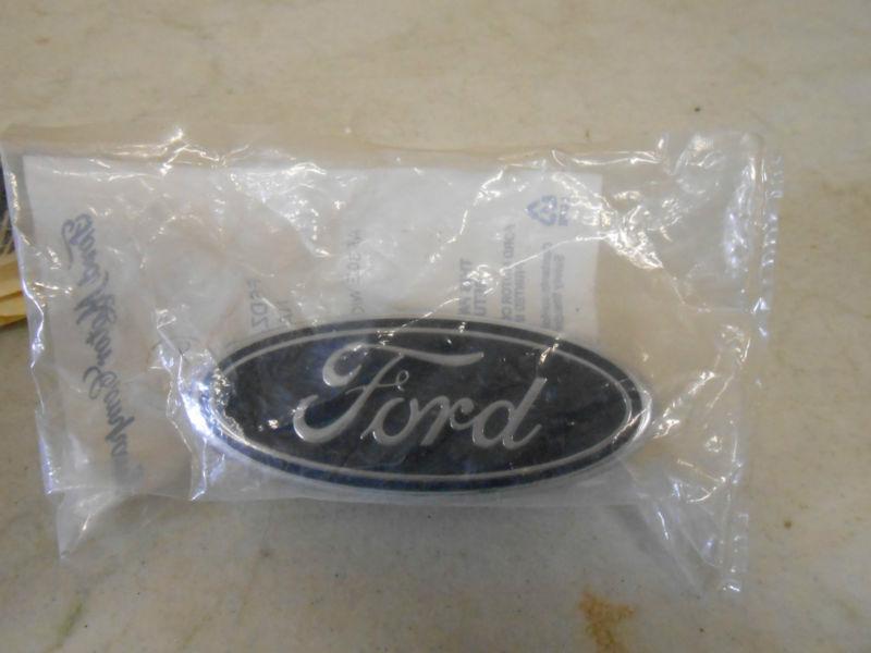 1996,96,97 ford taurus front bumper emblem new oem f6dz-17e938-aa