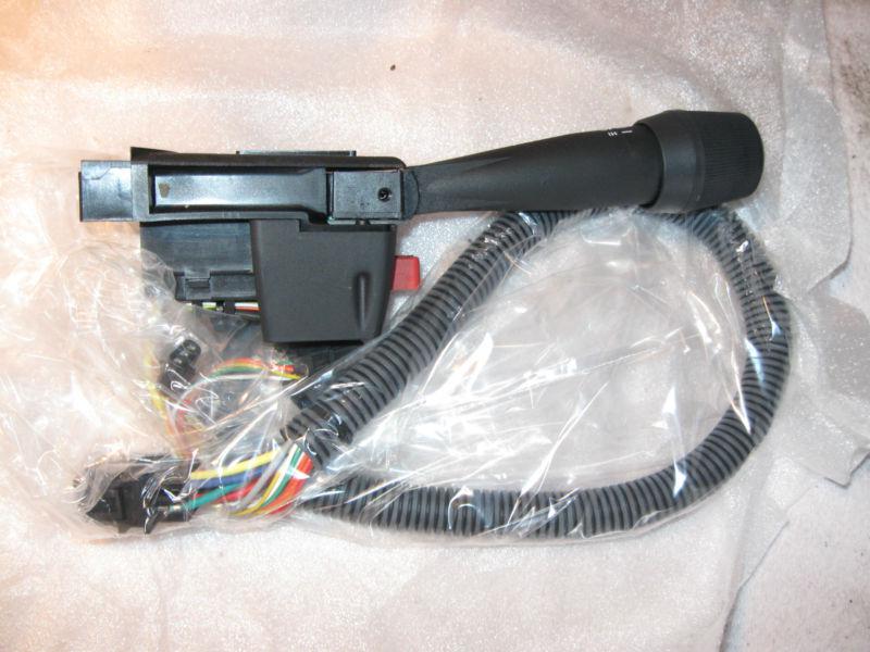 New oem international turn signal wiper switch 2042616c91