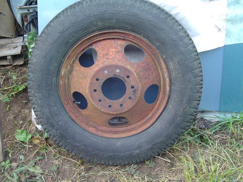 1949 chevrolet or gmc 7.50 x 20 tire & 10 lug wheel
