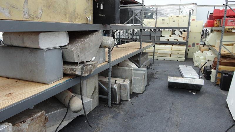 USED EXHAUST HOUSING #0392171 FOR 1984 EVINRUDE 90HP OUTBOARD MOTOR ~E90MLCRD~, US $150.00, image 6