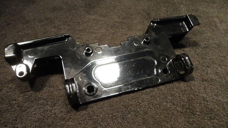 Cowl mounting bracket #88623a1 mercury 1977-1988 150,175,200hp boat motor cover