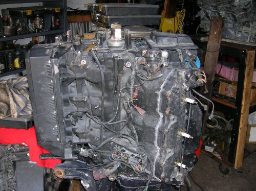 Evinrude johnson 225/200 hp outboard power head