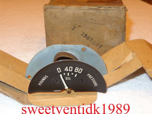 ‘nos’ mopar oil pressure gauge #1302624.......1949 plymouth....dodge