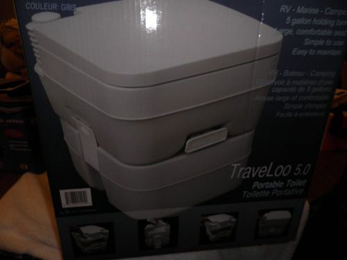 Traveloo 5.0 portable toilet flush