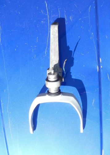 Volvo penta steering fork (1 1/2" shaft) 8394441 + tiller 839459 - nice