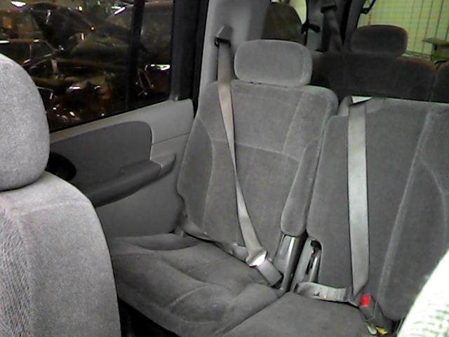 2004 chevy trailblazer ext rear seat belt & retractor only 2nd row right gray