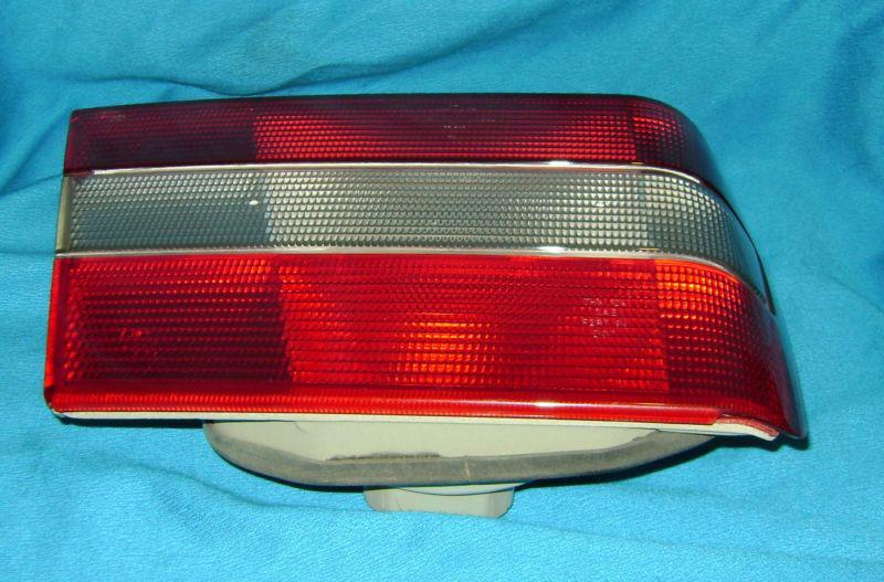 VOLVO INNER TRUNK TAIL LIGHT OEM HELLA 9133735 940 960 S90 DRIVER SIDE TRUNK, US $24.95, image 3