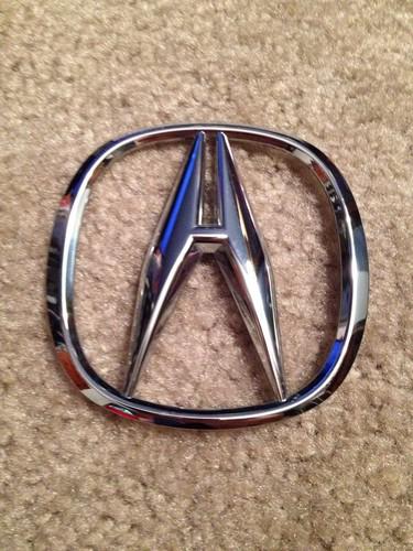 Used in excellent condition oem rear acura emblem for 2014 acura rlx models