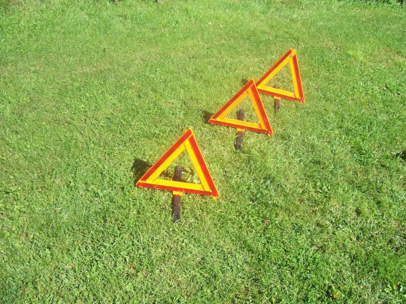 Road safety triangles, (3) good condition  emergency road safety triangles