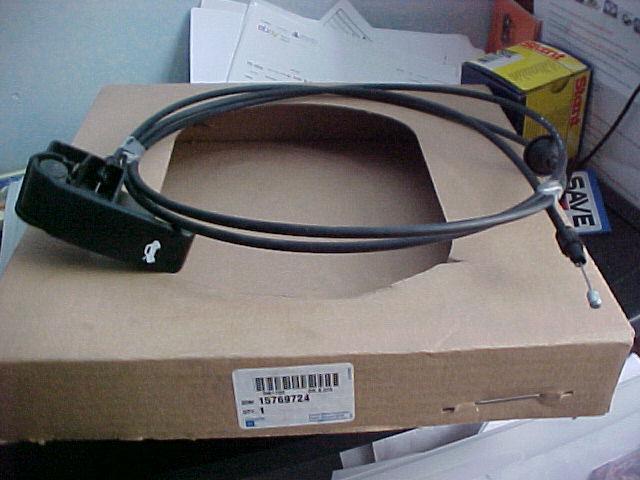 New oem  genuine gm 15769724 hood release cable 