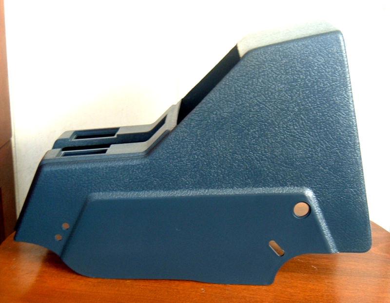 Find VOLVO 240 ORIGINAL VOLVO EBRAKE CENTER CONSOLE BLUE in Woodland