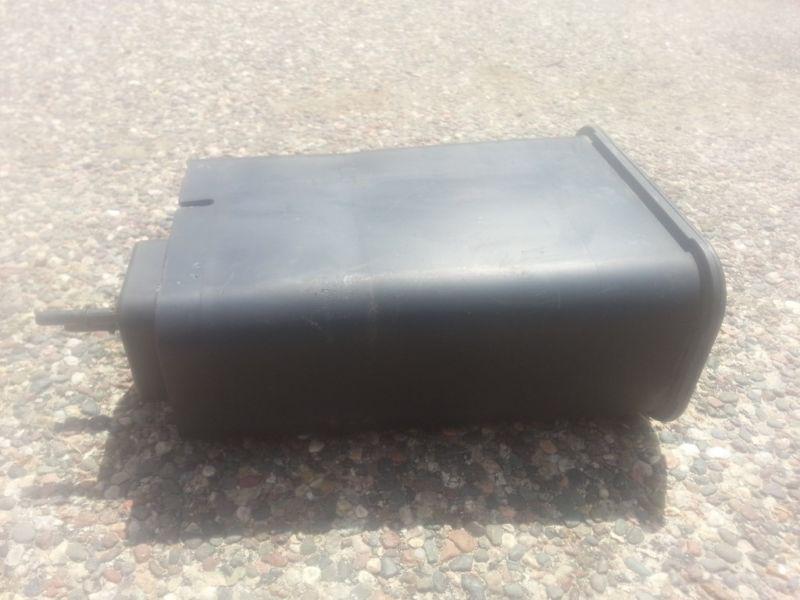 1999 gmc suburban 4x4 slt 4x4 fuel vapor canister 17098254 17098085