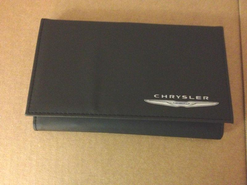 2013 chrysler town & country owners manual with cd in great condition