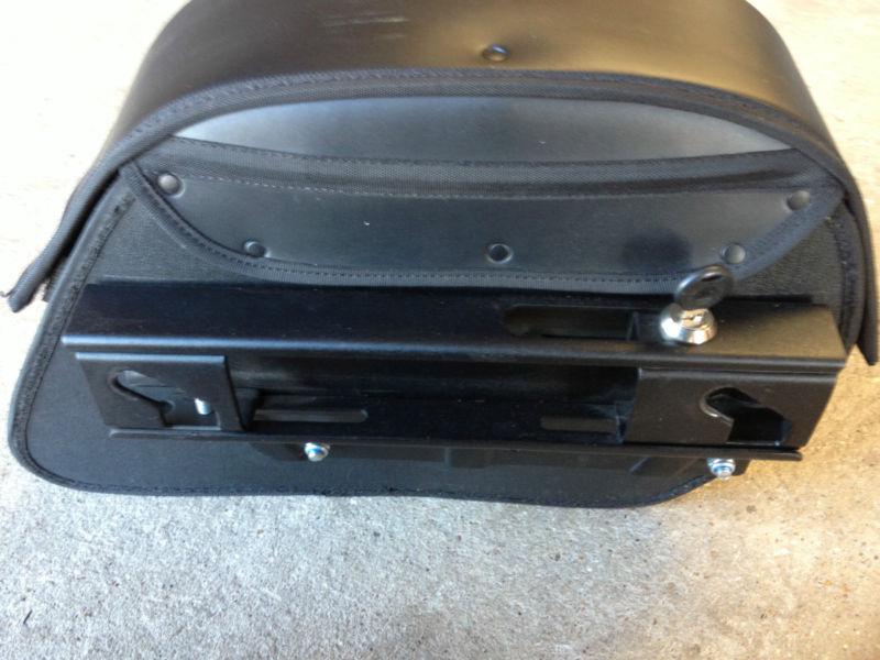 Harley Dyna Fat Bob Black Leather Studded Viking Saddlebags, US $90.95, image 4