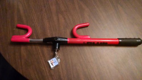 The club steering wheel  lock red