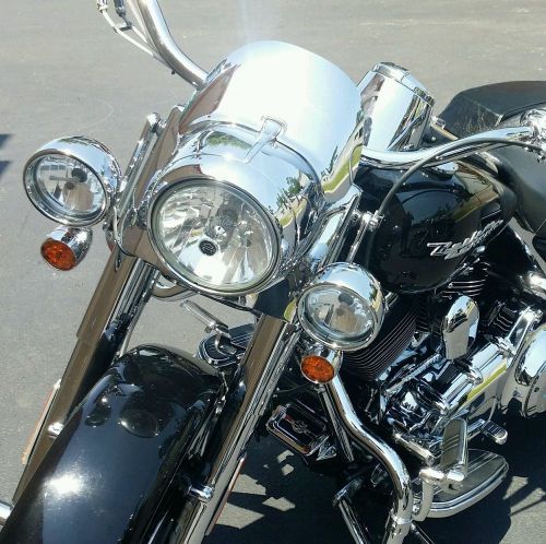 Harley davidson road king handlebar nacelle cover