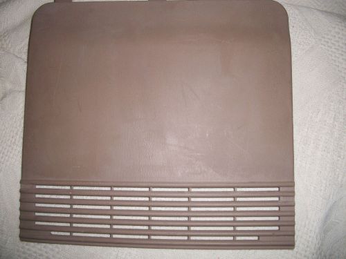 Lincoln navigator/expedition a/c driver side grill cover for back cargo area
