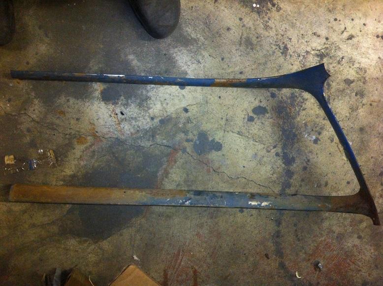 55 56 57 chevy 4 door wagon curved quarter window garnish trim right side