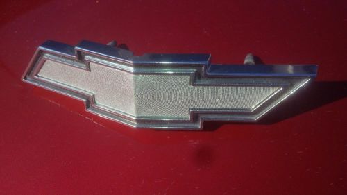 1973 73 chevrolet impala (bow tie) grille emblem