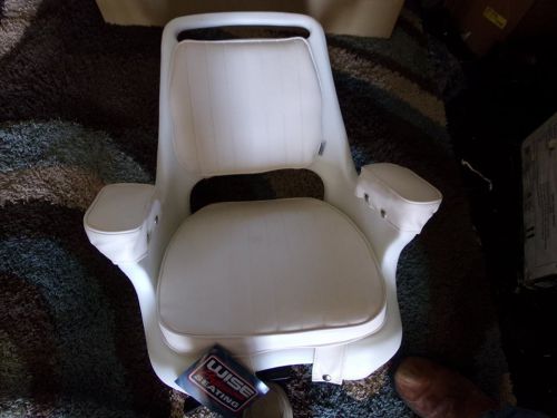 Pilot seat boat seat