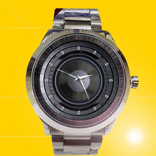 Series speakers combine elegant watches