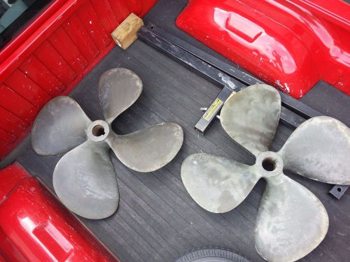 Boat propellers 32 x 30