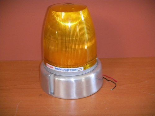 Whelen 1200d heavy duty high power roadway strobelight truck