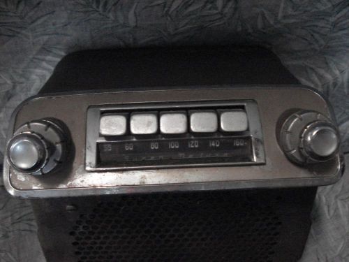 Original super deluxe radio w/ knobs &amp; bezels, speaker