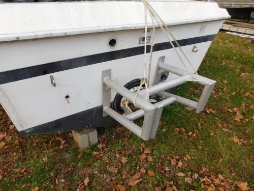 Outboard motor outrigger mounting bracket