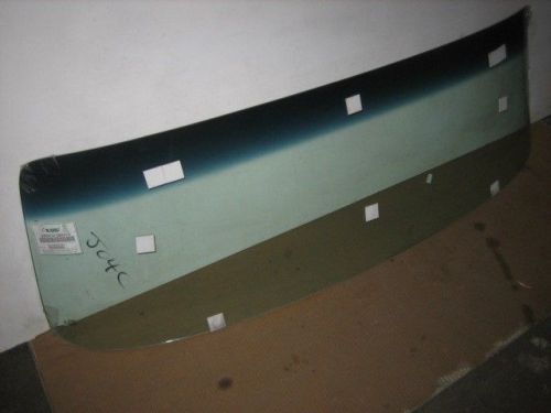 International travelall 4 door utility  windshield   1969-75 (732)