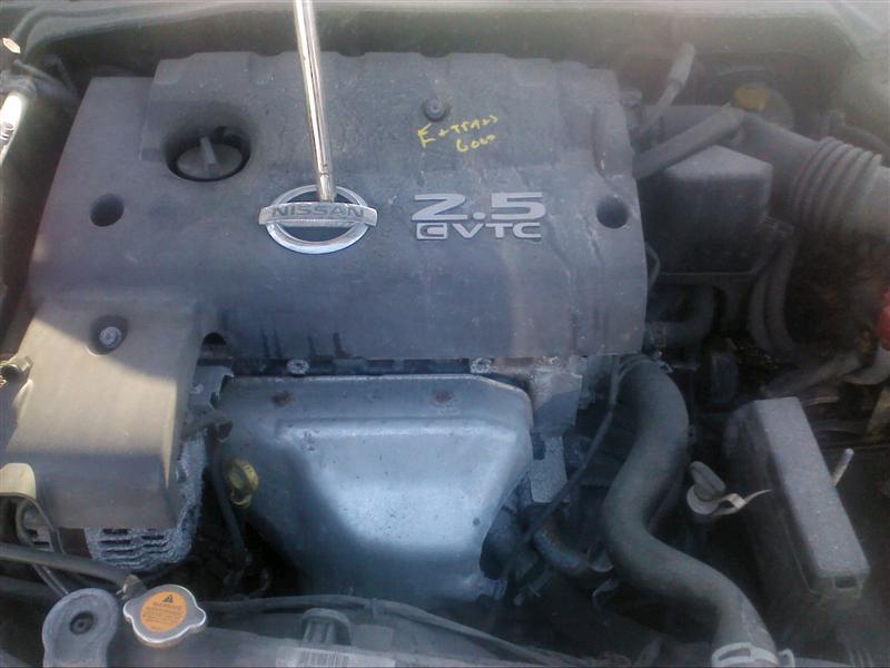 05 06 nissan altima r. tail light quarter panel mounted exc. se-r